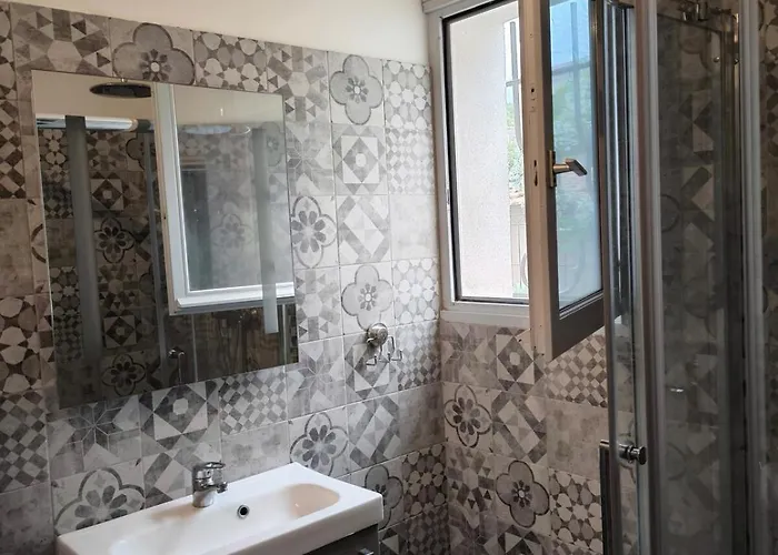 Sud Bastia 50 M2 Prive Avec Jacuzzi Et Piscine